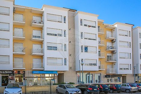Apartamento T3 em Carregado e Cadafais — fotografia do imóvel