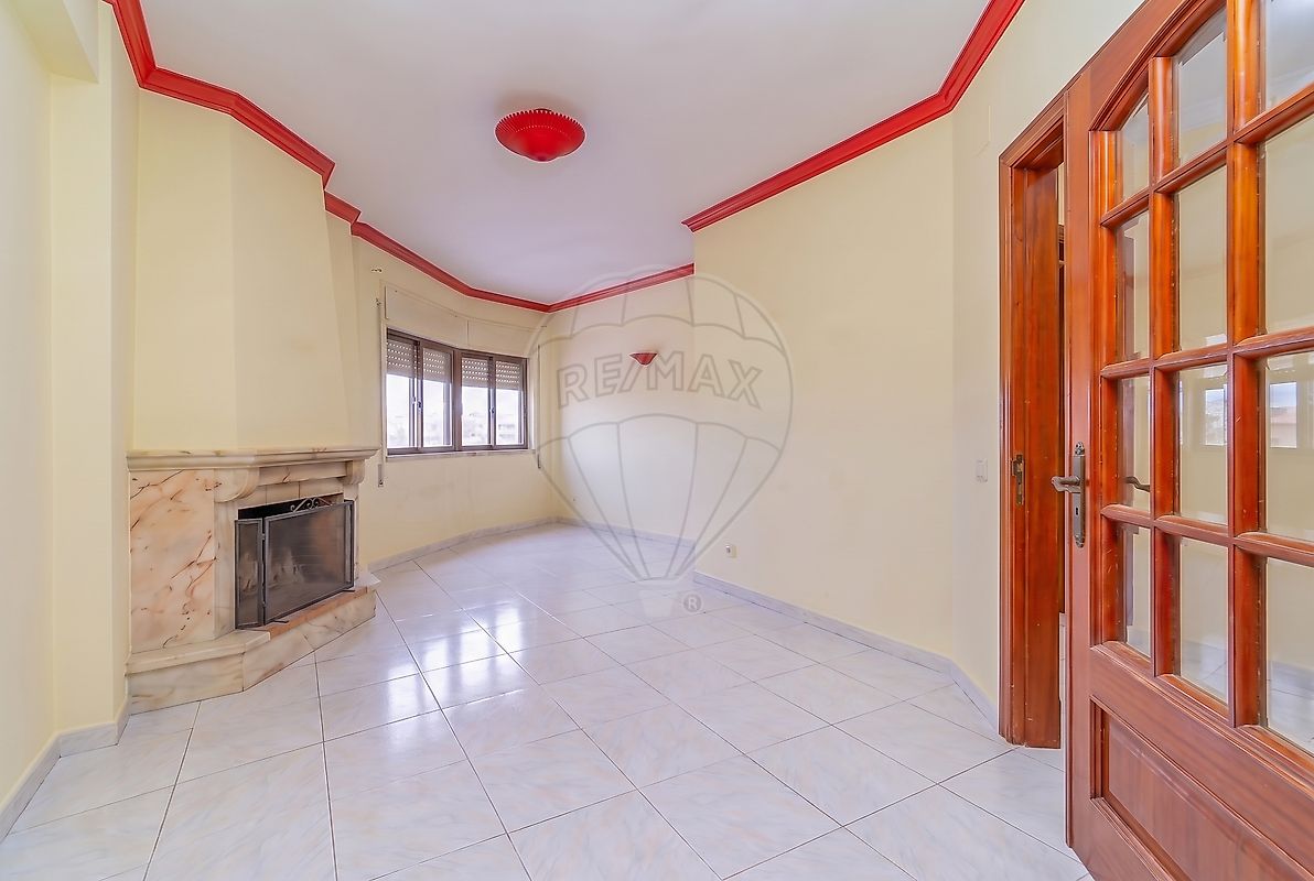 Apartamento T3 em Loures — fotografia 1 de 29