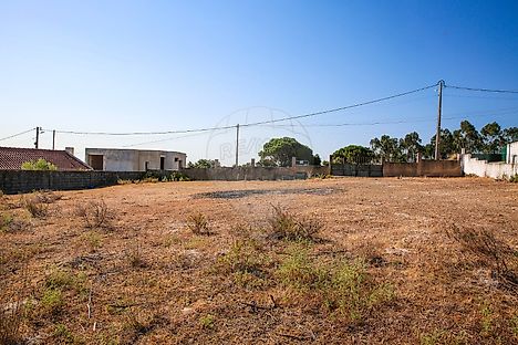 Terreno em Alenquer (Santo Estêvão e Triana) — fotografia do imóvel