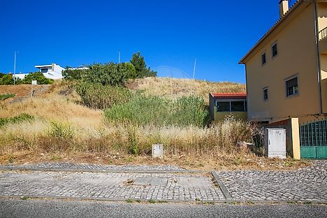 Terreno em Alenquer (Santo Estêvão e Triana) — fotografia do imóvel