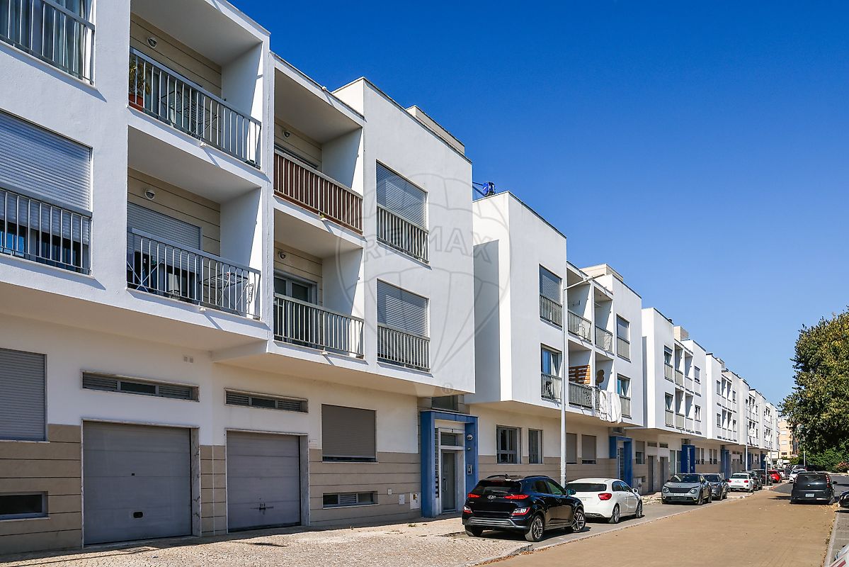 Apartamento T3 em Alverca do Ribatejo e Sobralinho — fotografia do imóvel