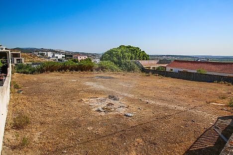 Terreno em Alenquer (Santo Estêvão e Triana) — fotografia do imóvel