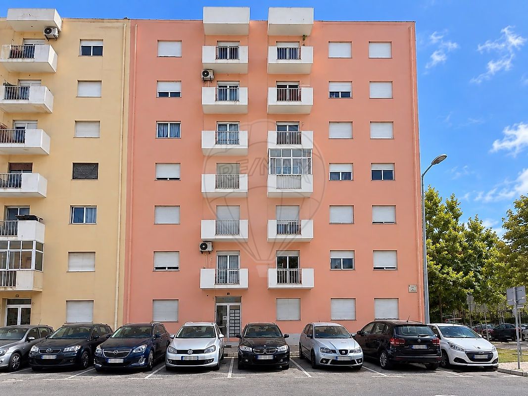 Apartamento T3 em Carregado e Cadafais — fotografia 1 de 14